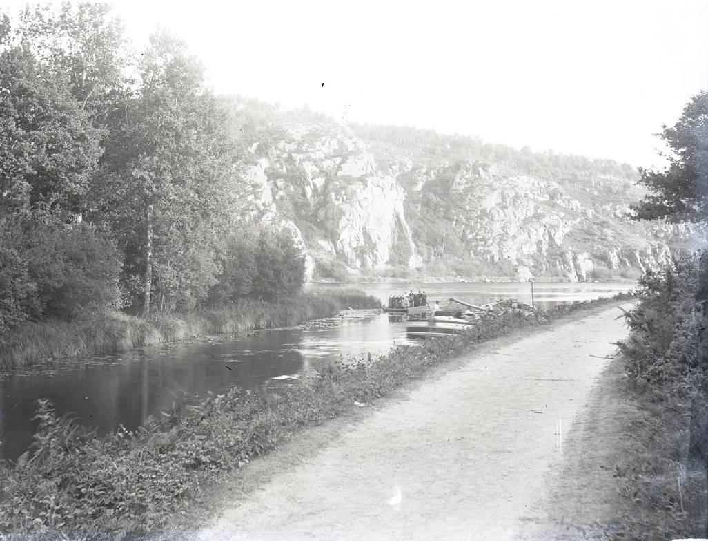 Péniche à l'Île aux Pies A.Cath.