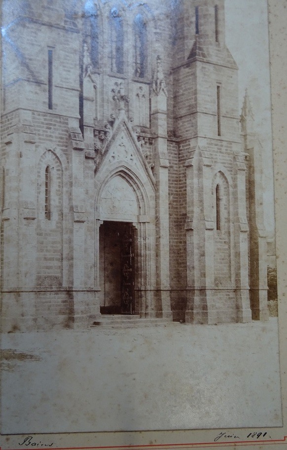 Entrée église 1891 A.Cath.