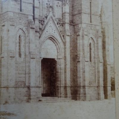 Entrée église 1891 A.Cath.