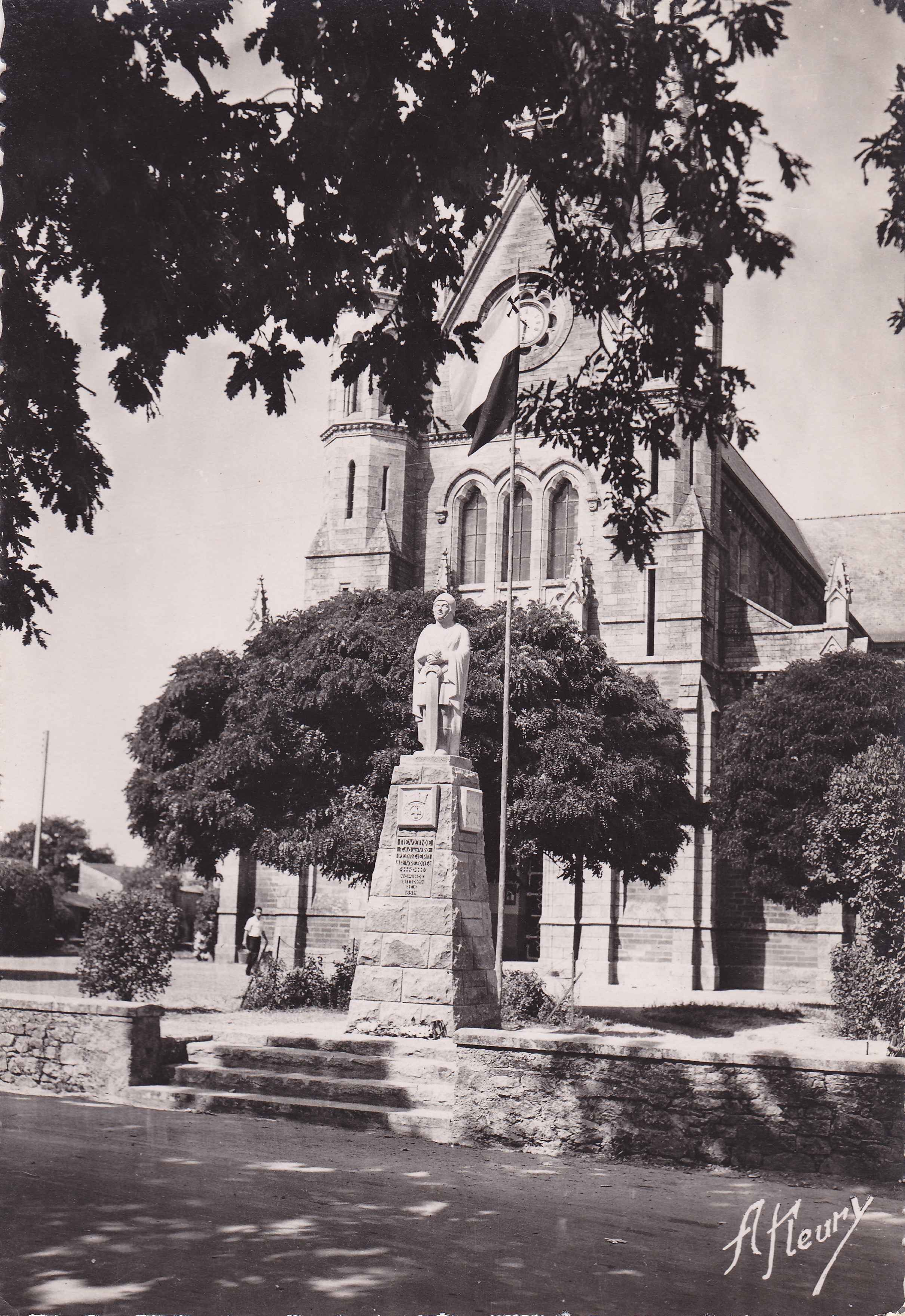 Statue Nominoë érigée en 1952